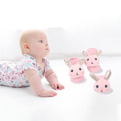 China Wholesale QUICK DRY Cartoon Plush Baby Toy Animal Wrist Rattles and Cozy Socks for sale