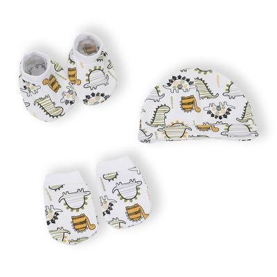 China Fashion Wholesale 3 in 1 New Baby Socks Mitten Bean Gift Set Newborn Cotton Baby Hat for sale