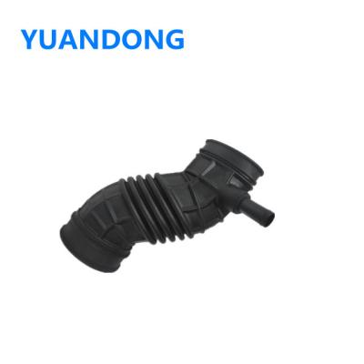 China Auto Air Filter Intake Hose Engine Air Intake Hose 13880-76A30 13880-RT900256 Hose Air Duct For Suzuki for sale