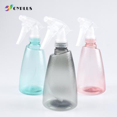 China Household Products New In Running Spout Trigger Spray Bottle Garden Cleaning Home Room Custom Frosted Plastic Spray 500ml Bottle for sale