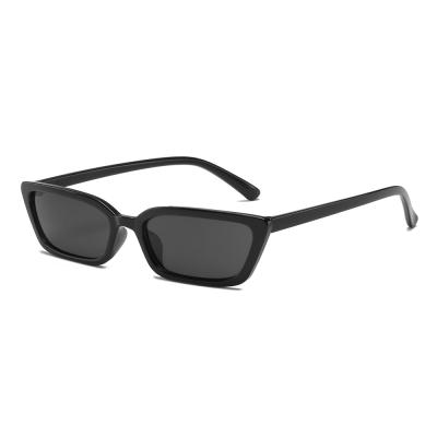 China Fashion Sunglasses 97003 Wholsale Italy Design Goods Winter Ready PC Sunglasses Made In China for sale