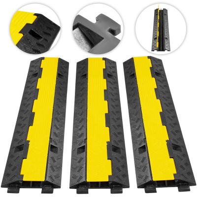 China Ramp Rubber Driveway Decelarate Speed ​​Cable Wire Protector Speed ​​Cable Protector Traffic Rubber Speed ​​Bumps for sale