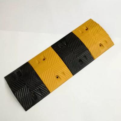 China High Quality Belt Rubber Herringbone Car Deceleration Decelarate Speed ​​Road Rubber Speed ​​Bumps for sale