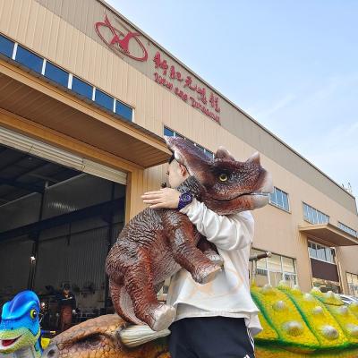 Chine Une poupée électrique animatronique avec un dinosaure rugissant à vendre