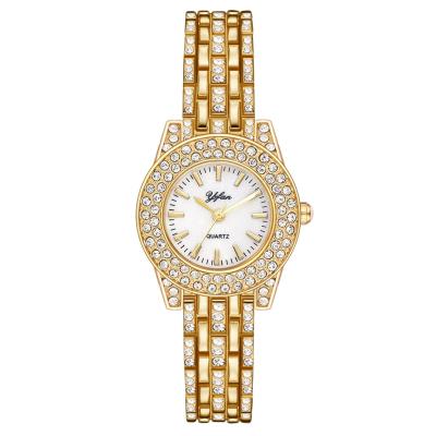 China 2021 simple full diamond fashion hot sale luxury bracelet watch classic atmosphere ladies leisure quartz watch for sale