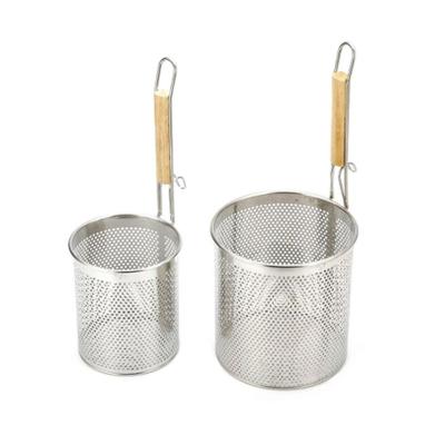 China Sustainable Mesh Pasta Basket with Wooden Handle Stainless Steel Mesh Spider Strainer for Pasta, Noodles, Dumpling for sale