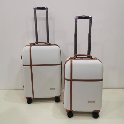 China 2020 New Design Lightweight ABS PC Hard Shell Luggage Trolley Travel Luggage Set for sale