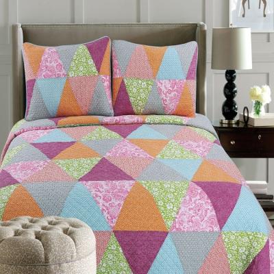 China Triangle Pattern Eco-Friendly Boutique Disposable High Quality Custom Cotton Quilt Comforter Quilting Quilt for sale