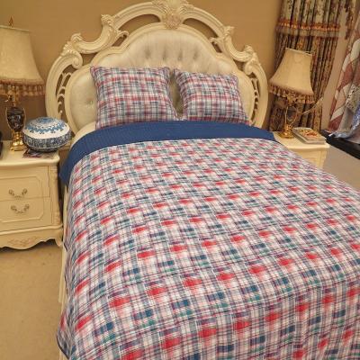 China Disposable Hot Selling Pattern Plaid Comforter Bedspread Set King Comforter Cover Set Bedding 100%cotton Polyester Microfiber Comforters for sale