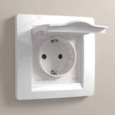 China Household And Other Similar Eu Standard Open Installation Water Proof Application IP44 Wall Outlet for sale