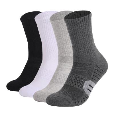 China Outdoor Sports Anti-skid Classic Design Mens Sweat Absorbing Running Basketball Hiking Socks for sale