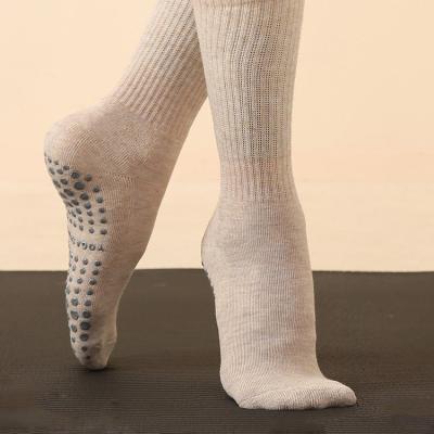 China Women's Anti-Slip Yoga Socks With Grips Ideal For Pilates Pure Ballet Barefoot Workout for sale