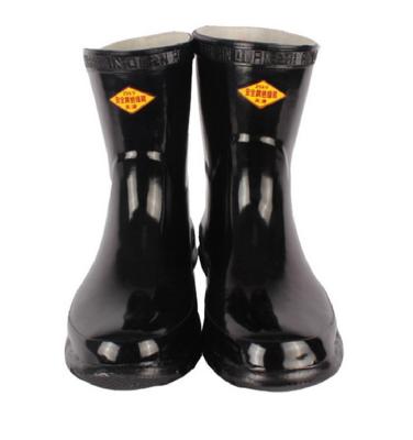 China Safety Insulation China Supplier Wholesale Electrician Shockproof Rubber Insulated Rain Boots for sale