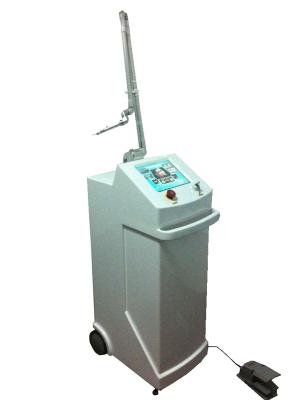 China Touch screen 2940nm wrinkle or Scar removal Erbium Yag Laser Beauty Device (100 - 1500 mj) for sale