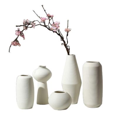 China Ceramic White Brushed Vase Nordic Decoration Ceramic High-grade Home Decor Vases Flower Arrangement Flower Vase for sale