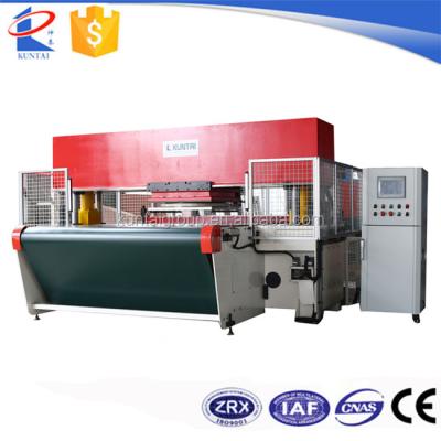 China Automatic Conveyor Belt Cutting Machine For Leather / Fabric / Film XCLP4 for sale