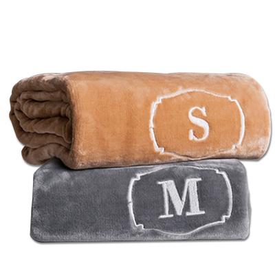 China Anti-Static High Quality Gray Super Warm Soft Coral Blanket Sofa Letter Embroider Logo Fleece Blanket Throw for sale