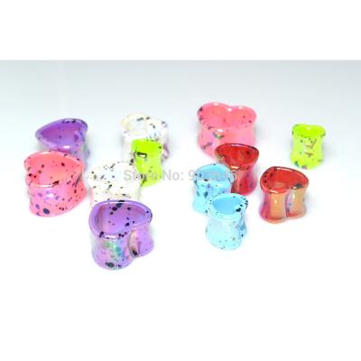 China FASHIONABLE Ear Plugs Ear Scretcher Tunnles Love Heart Style for sale