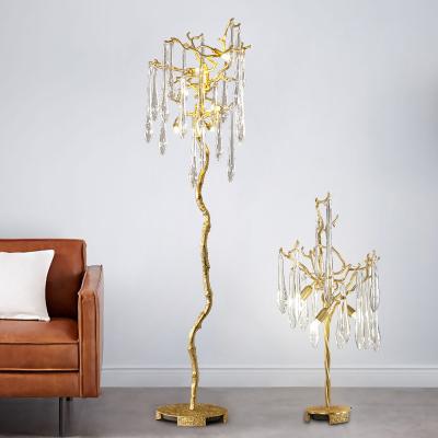 China Creative High Quality Modern Nordic Luxury Bedroom Living Room Resin Floor Light Led Ostrich Copper Standing Crystal Floor Lamps for sale