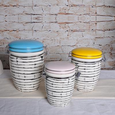 China Sustainable Modern Simple Striation Design Ceramic Canister Food Storage Airtight Jar for sale