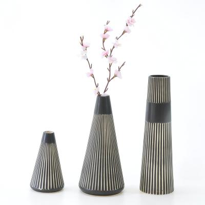 China Contemporary Modern Decorative Slim Ceramic Vases With Flowers In Glaze With Rubbing for sale