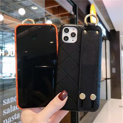 China leather shockproof wrist strap phone case for iphone 13 12 11 luxury promax phone cover stents phone bags designer for sale