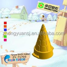 China ZY-71701/01/02/03 Outdoor 2022 Kids Plastic Snow Block Maker In Mix Color for sale