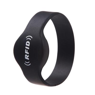 China Waterproof / Waterproof 125KHZ 13.56 MHz RFID ID Card Silicone Rubber PVC Wristband Door Key for sale