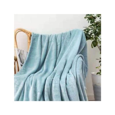 China Wholesale Folded Plain Plain Solid Flannel Folding Polyester Blanket Super Soft 100% Soft Balance Throw Blanket For Winter for sale