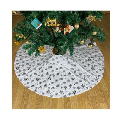 China Low MOQ Popular Cheap High Quality Custom Made Christmas Tree Mat Natural Christmas Tree Skirt With Red For Wholesale for sale