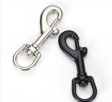 China Zinc Alloy Bag Stocked High Quality Dog Electrophoresis Metal Bolt Safety Carabiner With Swivel Snap Hook for sale