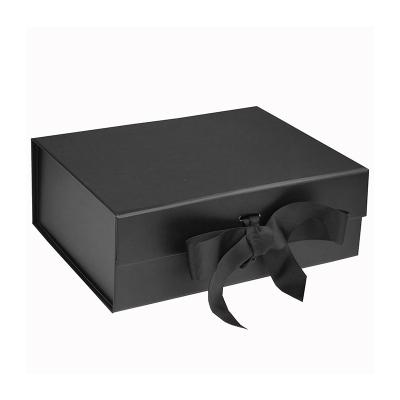 China Recycled Materials Black Magnetic Foldable Boxes Flat Pack Luxury Cardboard Gift Box Packaging for sale