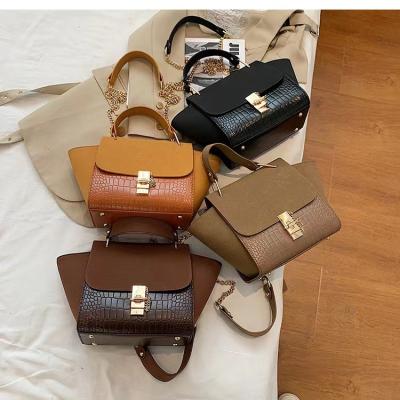 China Fashion Ladies Matte Leather Bag Autumn& new fashionable messenger Bag Luxury Wing Big Handbags For Wo of winter fashion All-match chain for sale