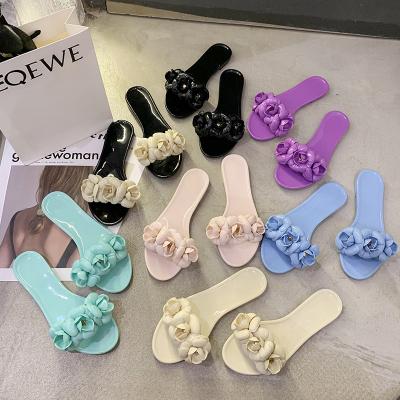 China Fashion trend jelly sandals and slipper for women 2021 summer style wholesales ladies shoes low heel flip flops slippers for lady for sale