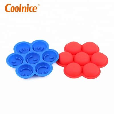 China 2019 Sustainable Smiles Face Silicone Whiskey Ice Ball Spherical Round Maker For Drinks for sale