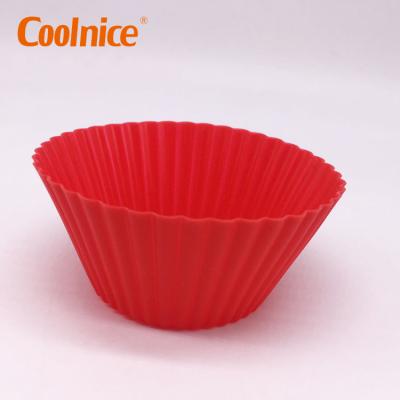 China Easy Clean Non Stick Cupcake Liners Reusable Sustainable Roll Cups Silicone Cake Baking Cups for sale