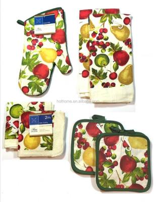 China Eco-friendly Hot Sale Sublimation Pattern Christmas Place Mat And Oven Gloves for sale