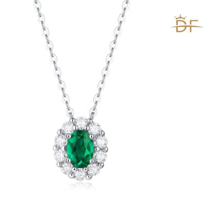 China FASHIONABLE Silver Luxury Gemstone Jewelry Green Ellipse Pendant Claw Setting Emerald Necklace for sale