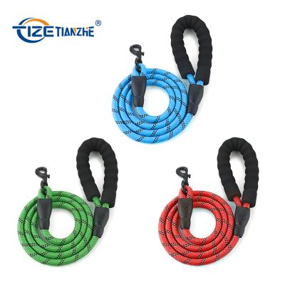 China Amazon Success Durable Nylon Padded Handle Bungee Dog Leash Reflective Round Lead for sale