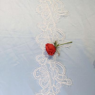 China Viable Dress Garment Trimming Luxury White Lace Flower Border Lace Trim Wholesale for sale