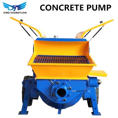 China Portable Construction Material Stores Concrete Pumps / Mini Concrete Pump Concrete Pump Mixer Truck for sale