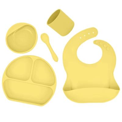 China Baby Feeding Set 5-Pack BPA Free Silicone Bib Spoon Bowl Dishes Baby Feeding Product Set for sale