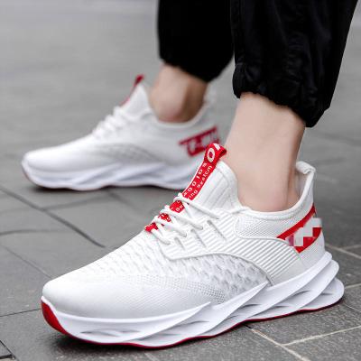 China 2022 New Fashion Trend Fashion Sneakers Breathable Mesh Upper Sport Shoes Injection Men's Casual Running Shoes for sale