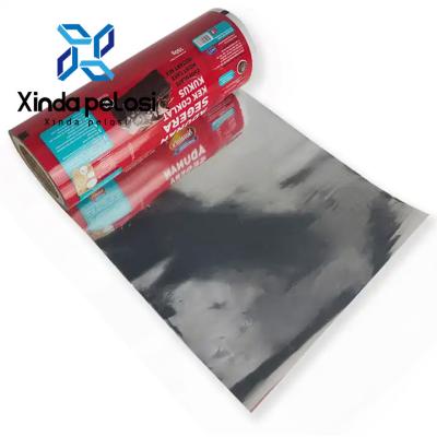 China Película de embalaje laminada de plástico de papel de aluminio para envases de alimentos personalizados en venta