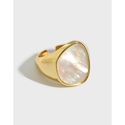 China Fashionable European and American Light Luxury Ring Shell Stone Pearlescent S925 Sterling Silver Ring Female from Central Institute of Statistics for sale