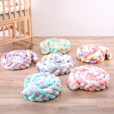 China Sustainable Ins Nordic Super Soft Baby Nursing Long Pillow Hand Braided Crib Protector Crib Bumper (4 Ply 1.5m) for sale