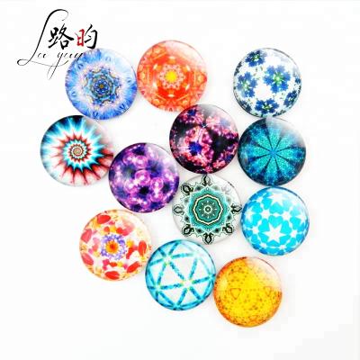 China Shape Round Christmas Ornament Oem Mandala Flower Glass Magnet Fridge Glass Fridge Magnets for sale