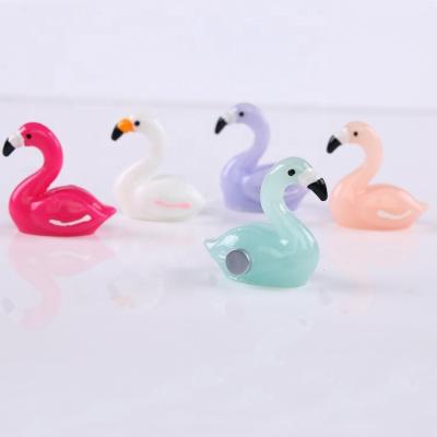 China LUYUN Handmade Promotion Amazing Colorful Flamingo Shape Polyresin Animal Strong Magnetic Fridge Magnet for sale