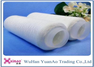 China Hilados de polyester 100% hechos girar crudos del grado de la Virgen que tejen con el tubo plástico respetuoso del medio ambiente en venta