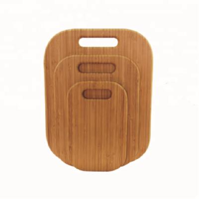 China Viable Factory Customized Rectangle Kitchen Bamboo Wooden Chopping Cutting Board With Handle for sale